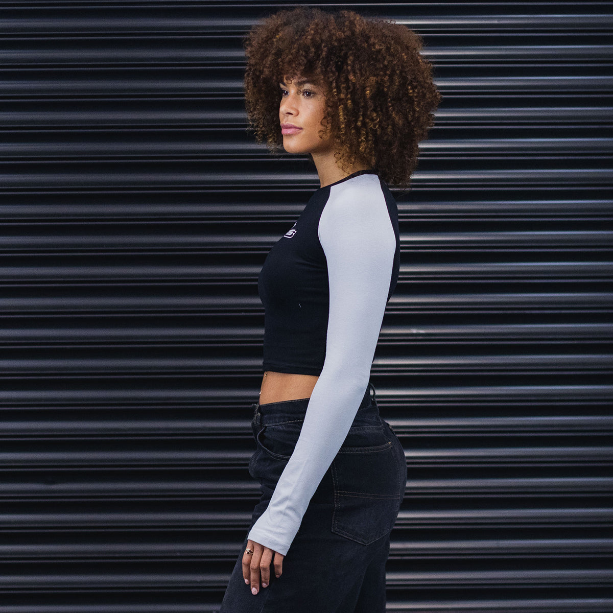 Long-Sleeve Crop Top – Black