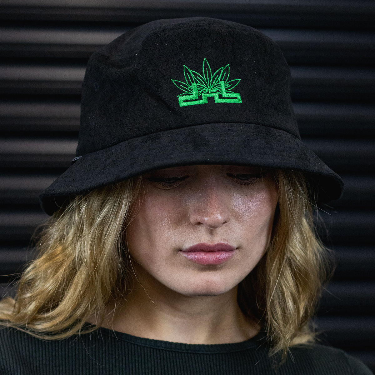 Suede Bucket Hat – Amsterdam